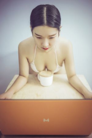 嗯啊嗯啊不要啊_高清点播免费观看最新