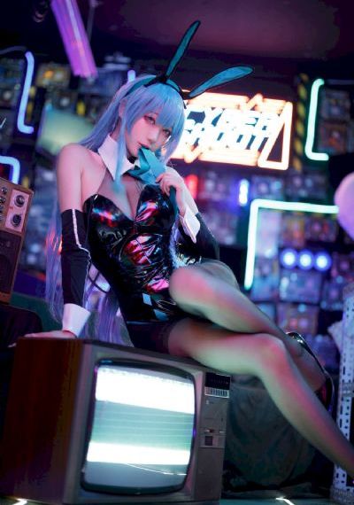 女大学生的沙龙室3_JVID性感写真